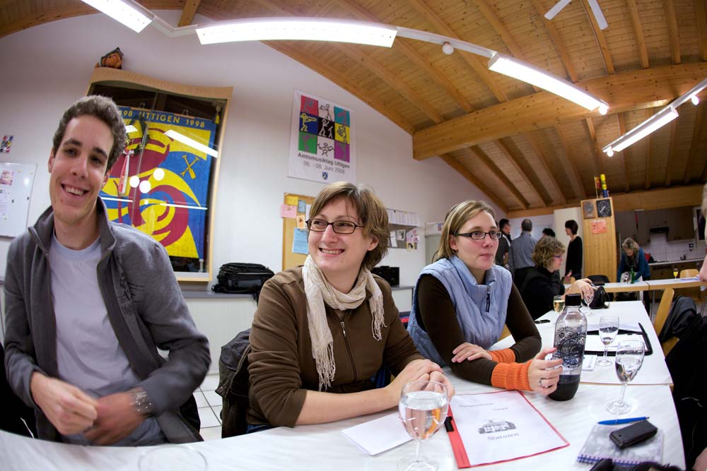 Teil des Vorstandstisches.