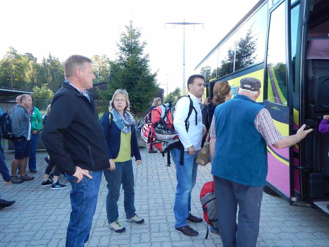 MGUler steigen in den Müller-Car