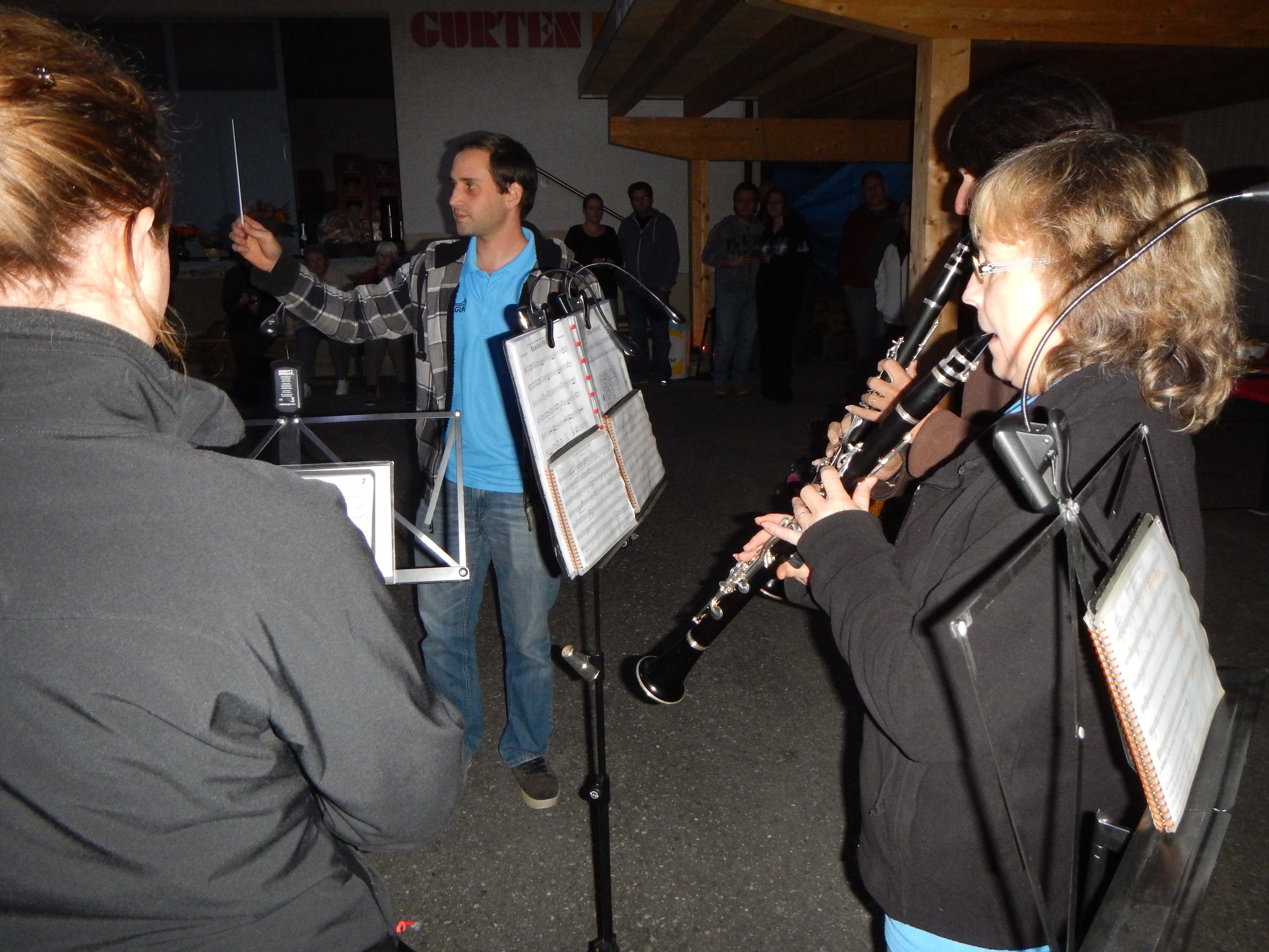 Michel Schenk dirigiert als Vizedirigent die MGU.