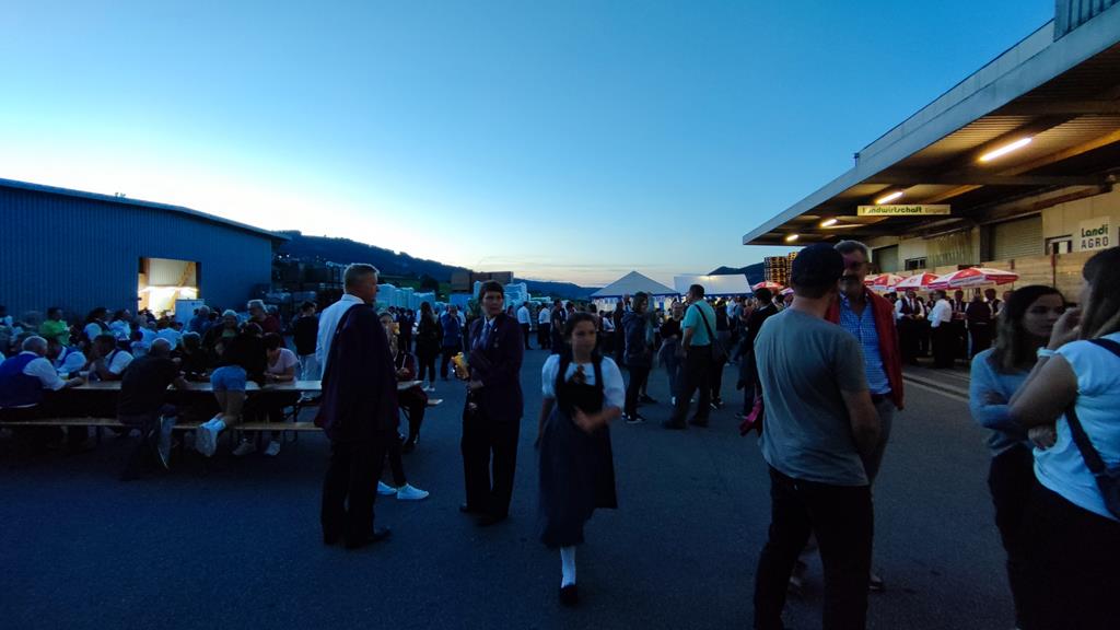 Abendstimmung auf dem Festplatz.